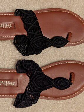 Mad Love size 8 black boho crochet macramé braided thong flip flop slip sandals